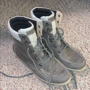 Women’s Sperry Boots/ high top shoes
